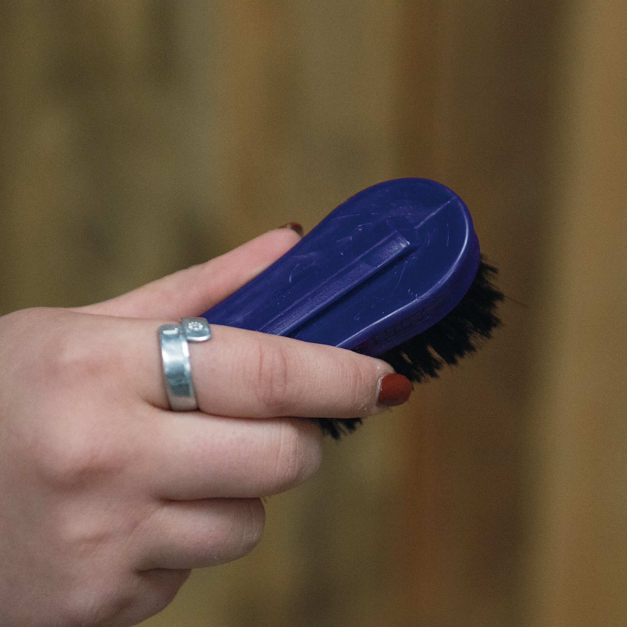 Pig Face Brush, Plastic Handle - Image 24