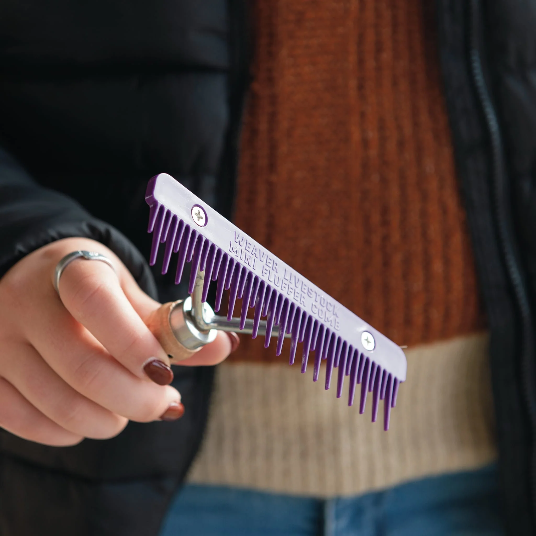 Plastic Mini Fluffer Comb - Image 3